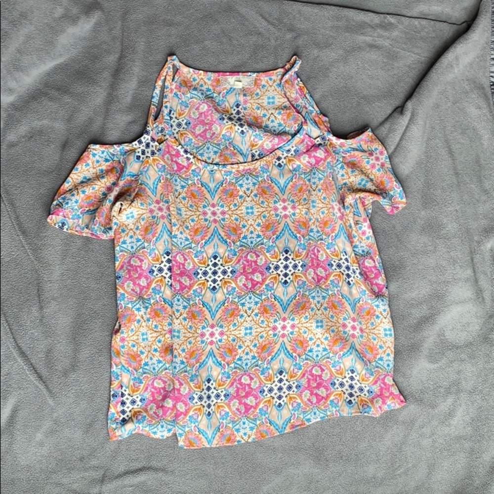 Women’s blouse